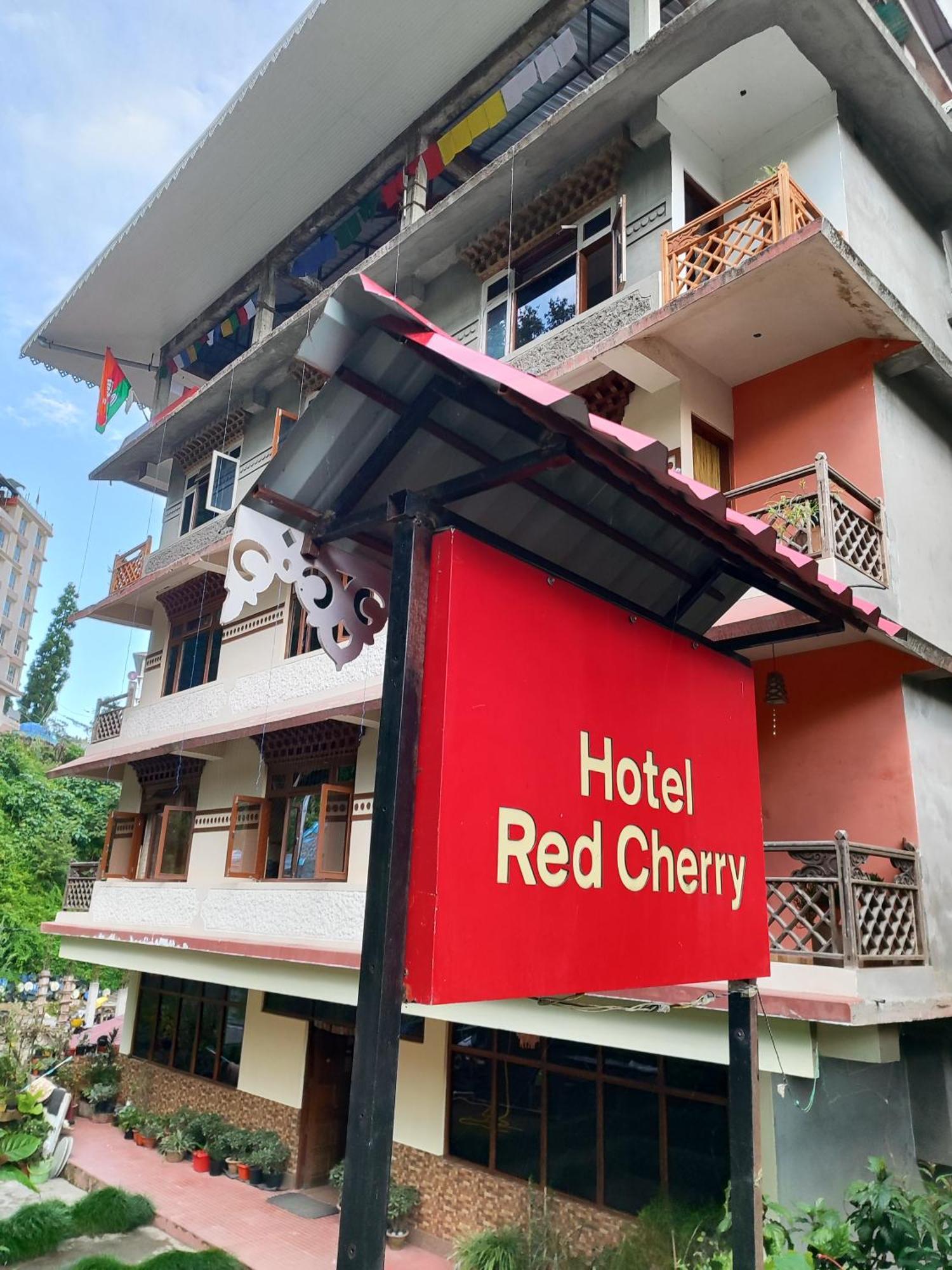 Hotel Red Cherry Pelling Bagian luar foto